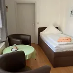 阿姆伦纳膳食公寓 招待所 3*
