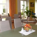 阿姆伦纳膳食公寓